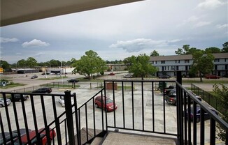 1222 BOB PETTIT Boulevard