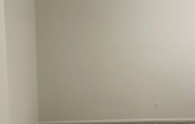 2 beds, 1 bath, $2,245, Unit B