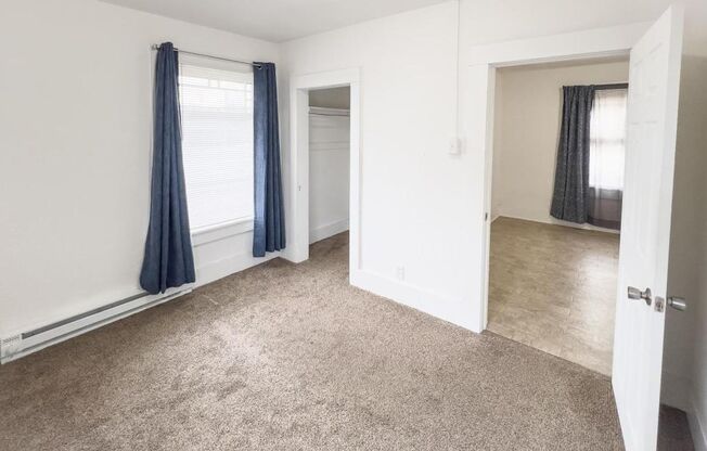 2 beds, 1 bath, $1,100