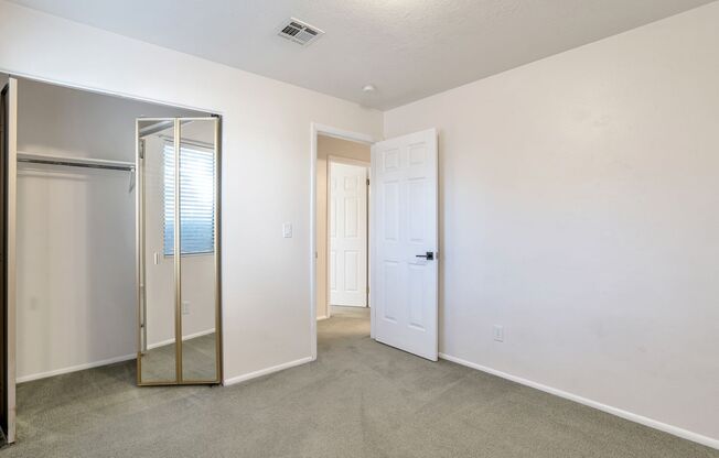 2 beds, 1 bath, $1,250, Unit # 14