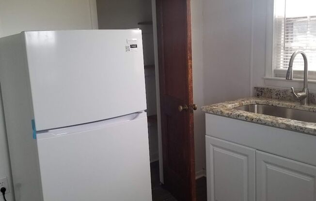 1 bed, 1 bath, $600