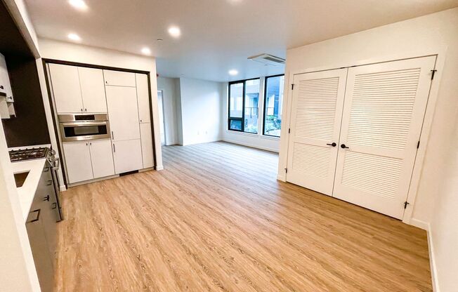 1 bed, 1 bath, 706 sqft, $2,995, Unit 412