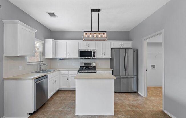 2704 Greenlee Dr, Leander, TX 78641