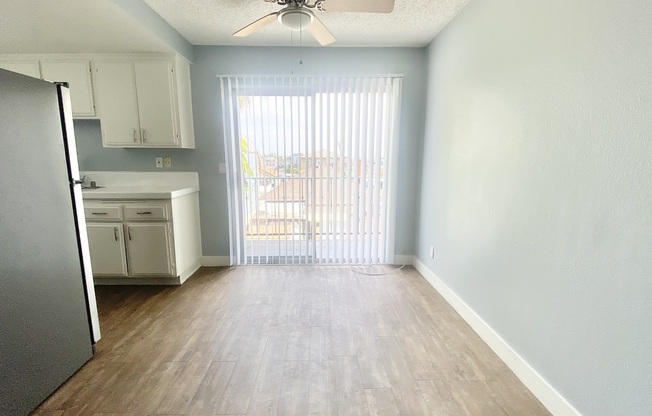 663 W 12 ST
