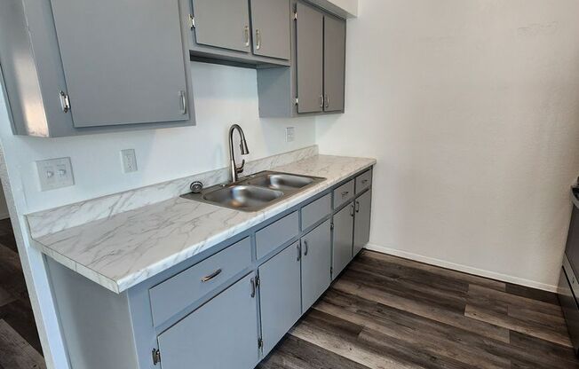 1 bed, 1 bath, 800 sqft, $999