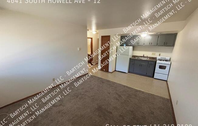 4641 S HOWELL AVE