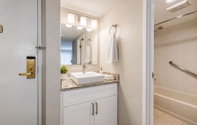 Studio, 1 bath, 364 sqft, $1,043, Unit 3111 (1510)