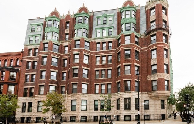 2 beds, 2 baths, 1,013 sqft, $4,500, Unit 105