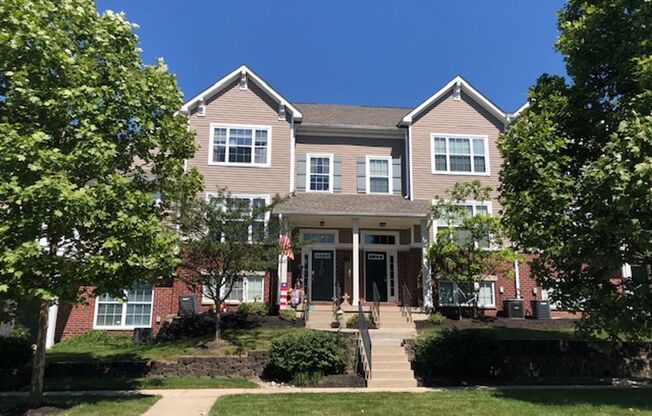 Large 4 Bedroom, 2 1/2 Bath Townhouse in Beavercreek w/Attached 2 Car Garage