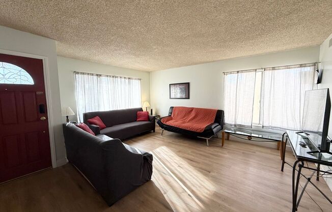 Fully Furnished 4-Bedroom Home in Prime Central Las Vegas Location