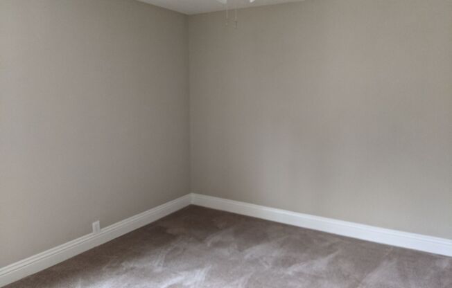 1 bed, 1 bath, $1,895, Unit 761 E. 46th St. #16