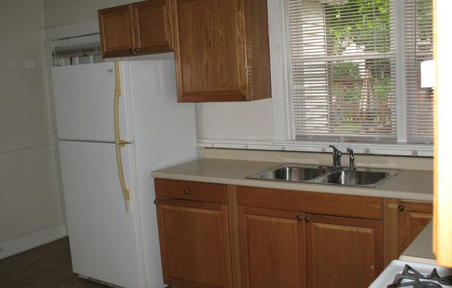 2 beds, 1 bath, $850