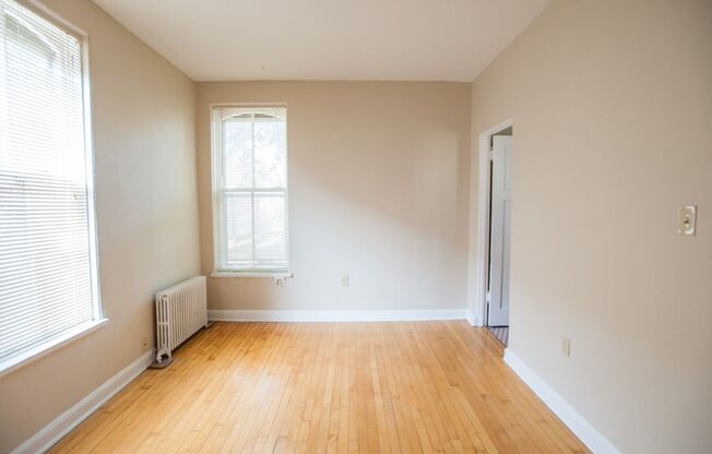 $1245 – 1 BR, 1 BA, Heat, HWF, 15 ft Ceilings- 1665 N Humboldt