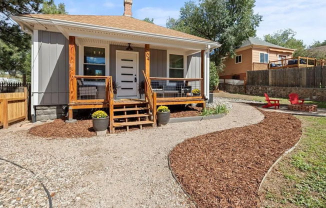 Fully Furnished 2-Bedroom Home in Old Colorado City – 1904 Sheldon Ave, Colorado Springs, CO 80904
