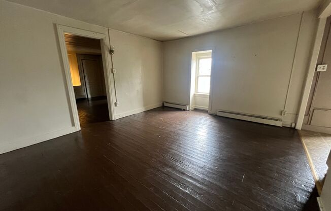 1 bed, 1 bath, $725, Unit 3rd Floor