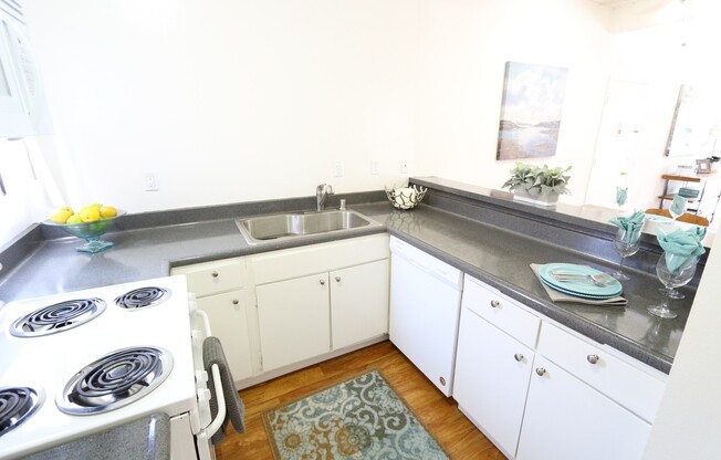 2 beds, 1.5 baths, $2,445, Unit 47-37