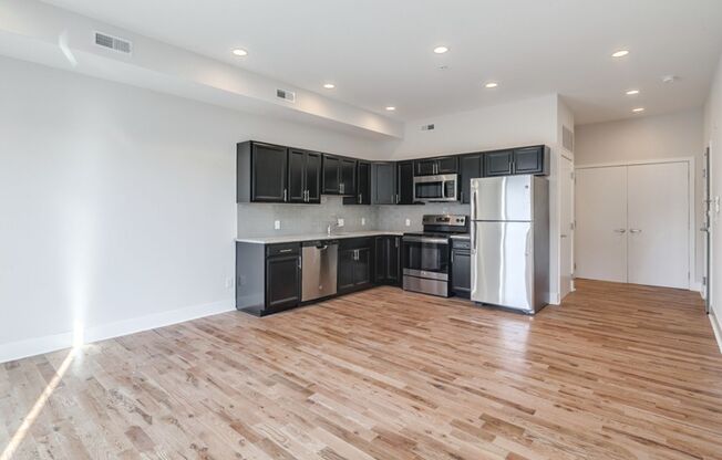 Studio, 1 bath, 468 sqft, $1,529, Unit 308