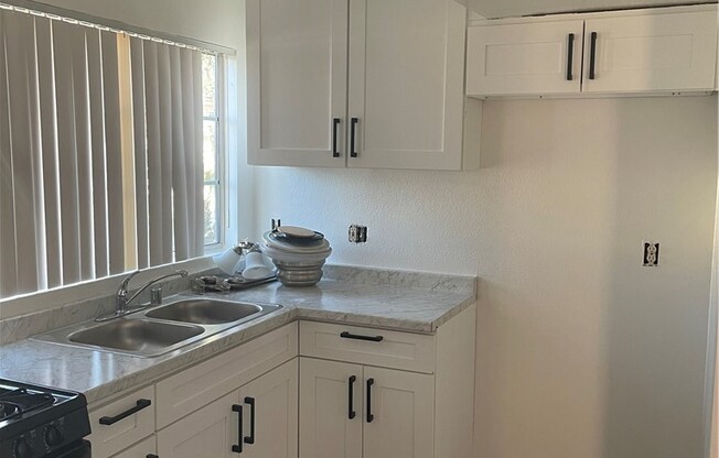 14758 W MAGNOLIA BLVD