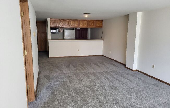 1 bed, 1 bath, 1,000 sqft, $1,275, Unit 09