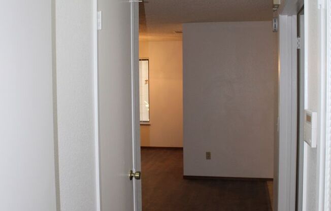 2 beds, 1 bath, $2,300