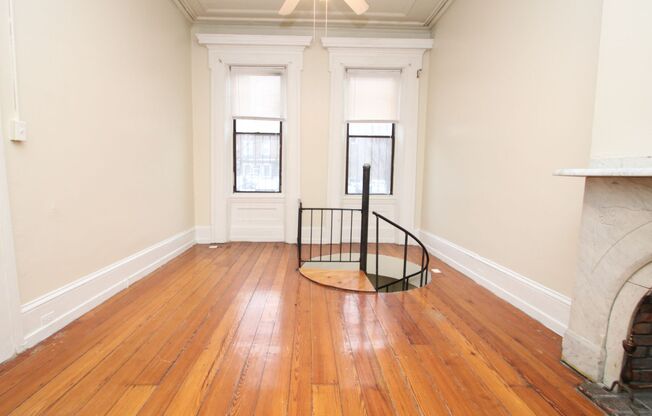 Spacious Bilevel 1 BR, 1.5 BA & More!*Available September*