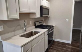 1 bed, 1 bath, 550 sqft, $650, Unit 7