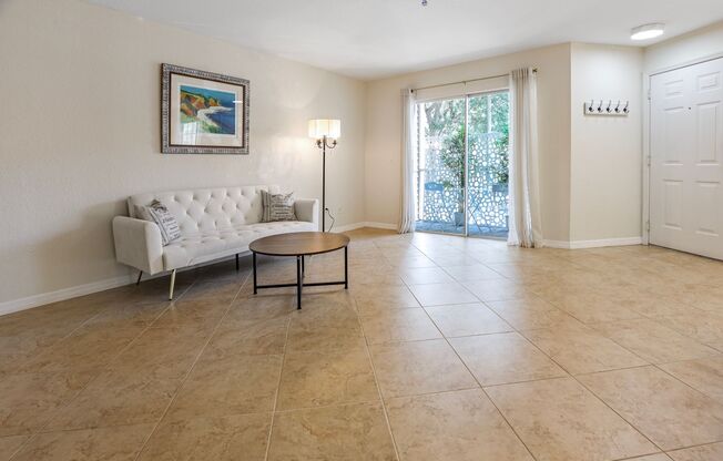 2 beds, 2.5 baths, $1,850, Unit Unit 424