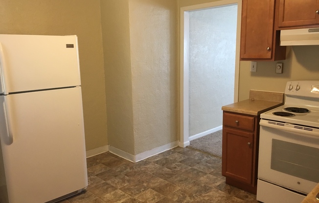 2 beds, 1 bath, $895