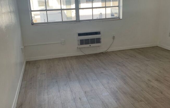Charming 2 Bed / 2 Bath in Prime South Beach