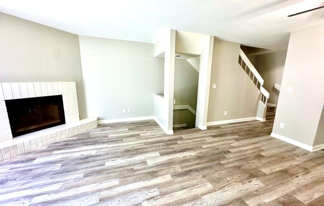 FOR RENT: 2Bd/1.5Ba Upgraded Townhome In The Highly Desirable Community Spindrift Del Mar.
