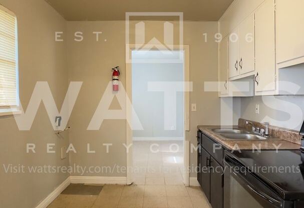 3 beds, 1 bath, 620 sqft, $650, Unit C