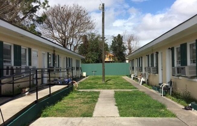 Studio, 1 bath, $850, Unit 326- Unit 7