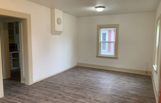 Charming 1 Bedroom, 1 Bathroom Home with Large Backyard