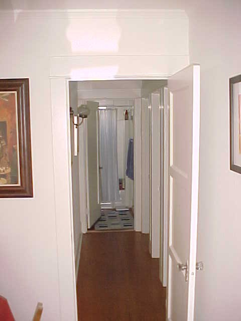 1126 LOMA DR