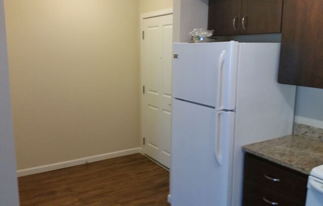 1 bed, 1 bath, 598 sqft, $1,435, Unit 3-413