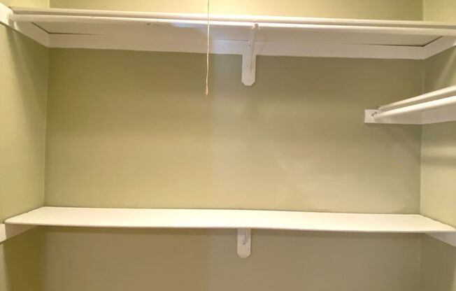 Studio, 1 bath, $825, Unit 05