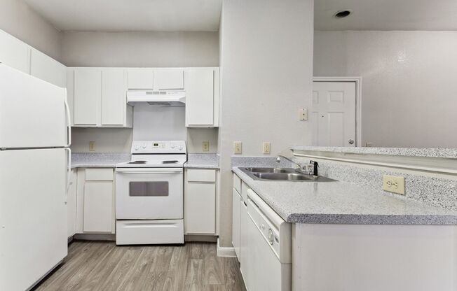 2 beds, 1 bath, 787 sqft, $1,310