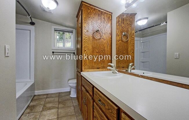 3 beds, 1 bath, $2,295