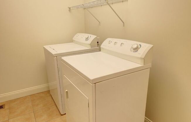 3 beds, 2 baths, 1,850 sqft, $2,275