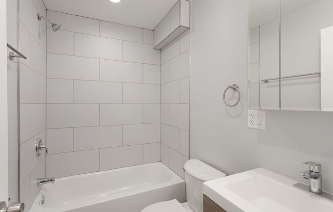 2 beds, 1 bath, 567 sqft, $2,200, Unit 212