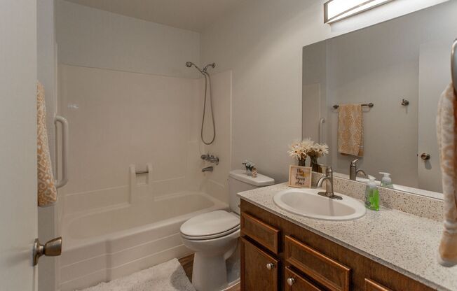 Studio, 1 bath, 472 sqft, $1,650, Unit E05