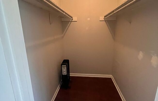 Studio, 1 bath, 400 sqft, $945, Unit 206
