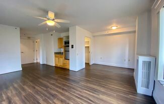 Studio, 1 bath, 527 sqft, $1,350, Unit 0416