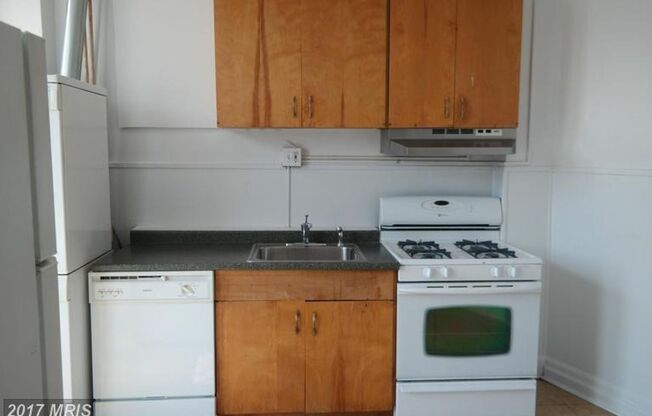 1 bed, 1 bath, 609 sqft, $1,300, Unit 4