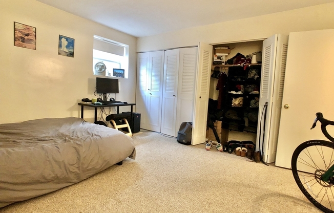 2 beds, 1 bath, 800 sqft, $2,500, Unit 2