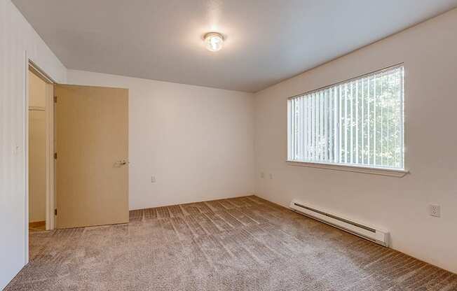 Spacious Bedrooms at FOREST CREEK APARTMENTS, Spokane, WA