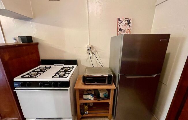 1 bed, 1 bath, $995, Unit 31