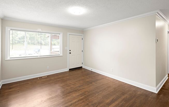 Renovated Cottage - Central West Asheville Location
