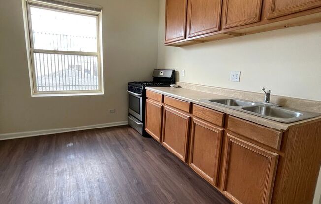 1 bed, 1 bath, $1,350