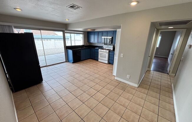 Beautiful 3Bed/2Bath Home located in Southeast Las Vegas
